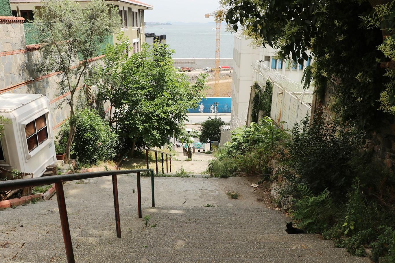 İstanbul'un dik yokuşlarına yürüyen merdiven yapılacak